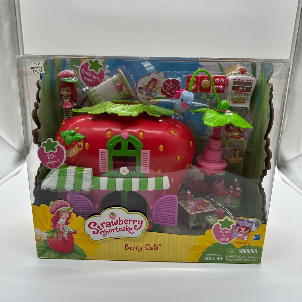 Strawberry Shortcake 20+ Pieces Berry Café Doll Playset & Accessories Hasbro NEW